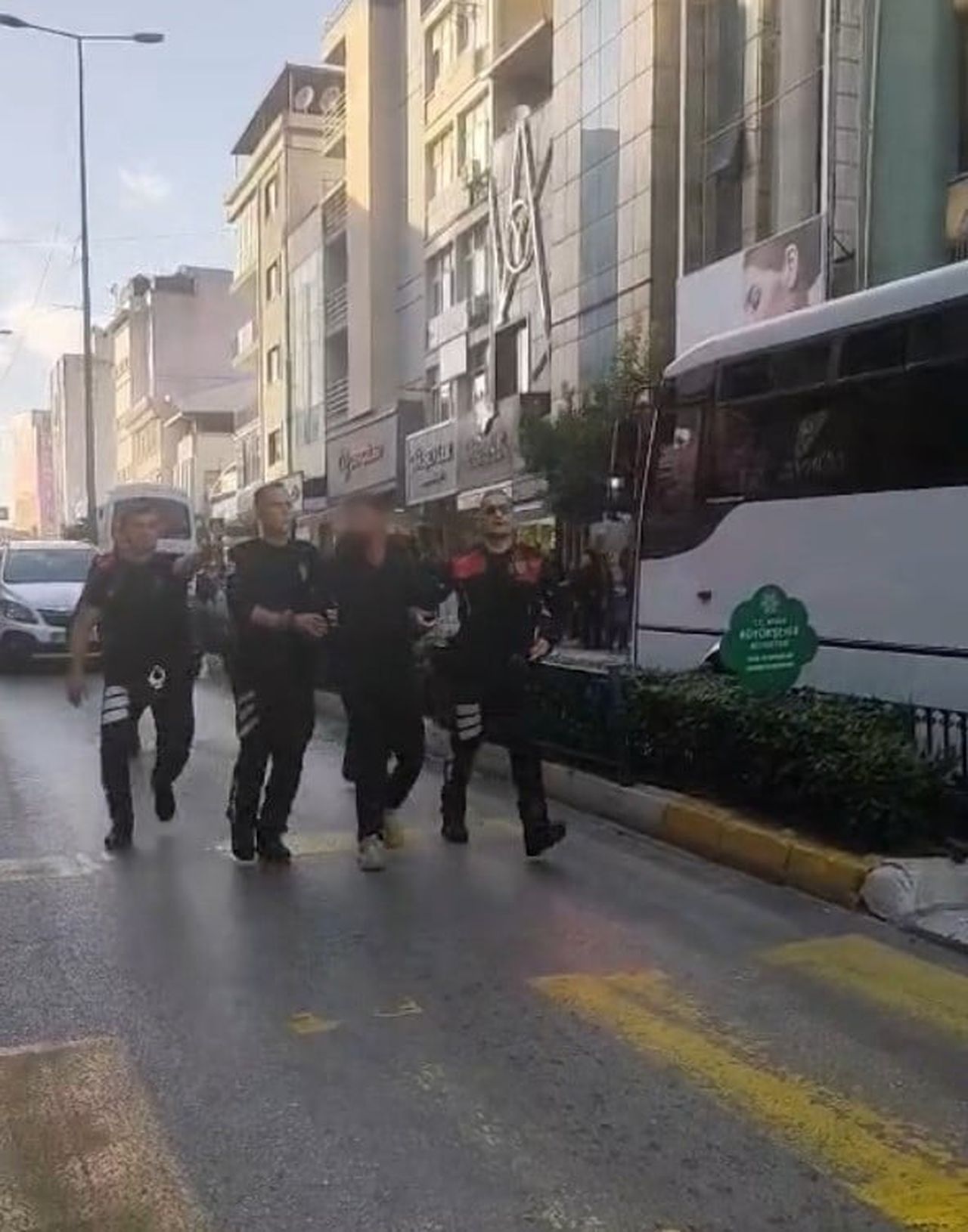 AYDIN’IN EFELER İLÇESİNDE İDDİAYA GÖRE YAKLAŞIK İKİ HAFTA ÖNCE EŞİNDEN BOŞANAN T.C., KAYINPEDERİNE...