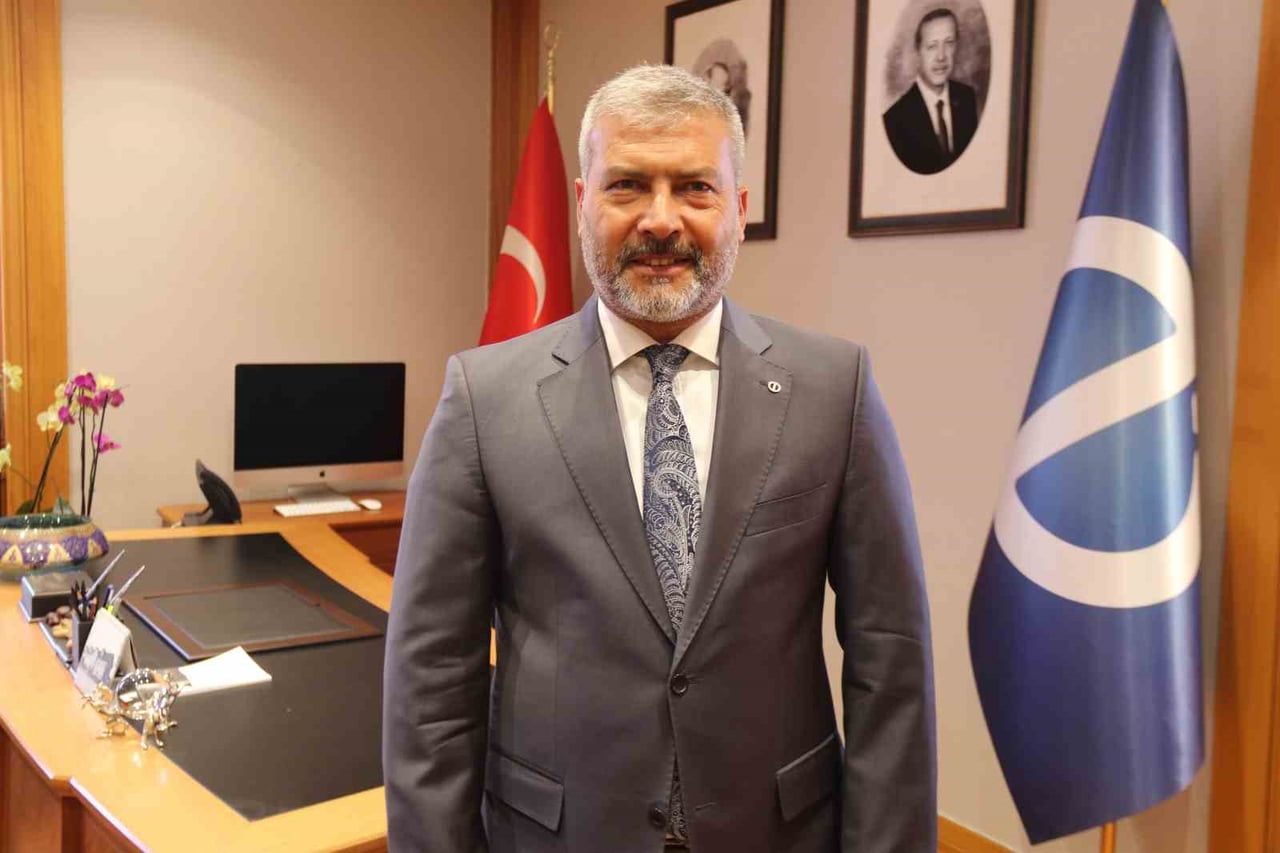 ANADOLU ÜNİVERSİTESİ REKTÖRÜ PROF. DR. YUSUF ADIGÜZEL