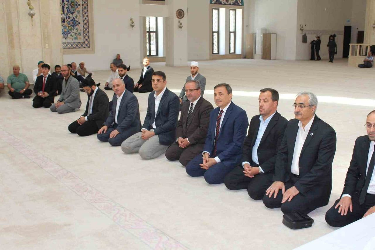 KARS’TA “ETKİLİ HUTBE SUNUMU” BÖLGE FİNALİ HEYECANI(KARS-İHA)