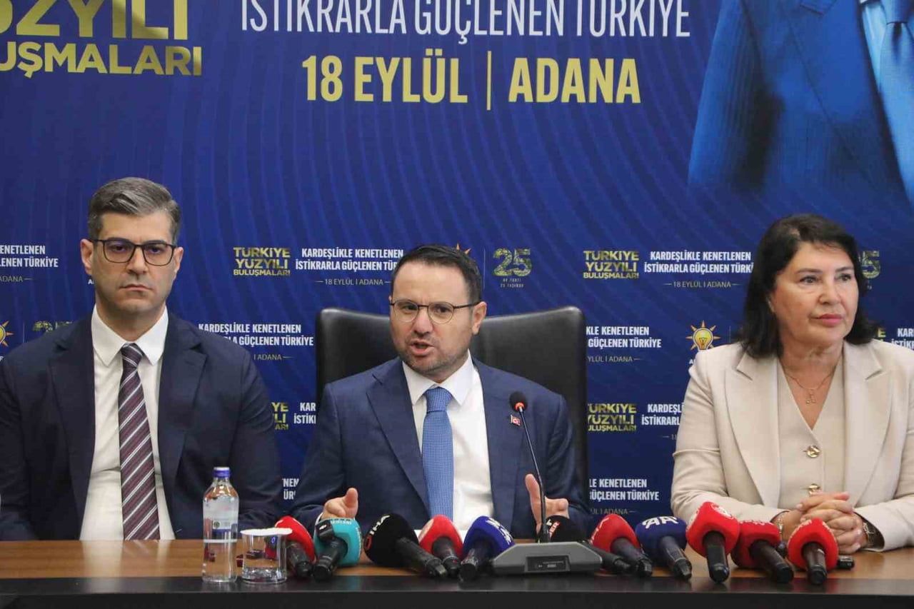ADALET BAKANI AKIN GÜRLEK, BİR DİZİ ZİYARET VE TOPLANTIYA KATILMAK ÜZERE GELDİĞİ ADANA'DA İLK...