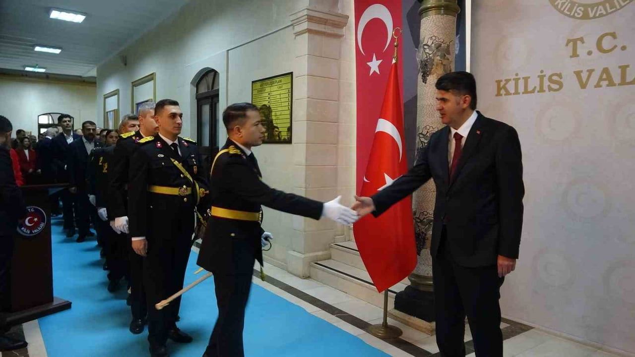 KİLİS VALİSİ KALAYLI, CUMHURİYET BAYRAMI TEBRİKLERİNİ KABUL ETTİ