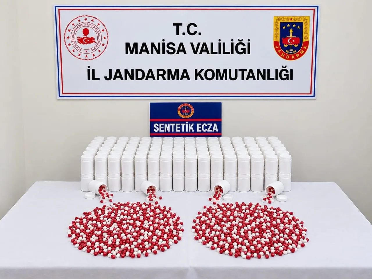 MANİSA’DA JANDARMA EKİPLERİNİN İSTİHBARİ ÇALIŞMALARI SONUCUNDA, KIRSAL ALANA GİZLENDİĞİ BELİRLENEN...