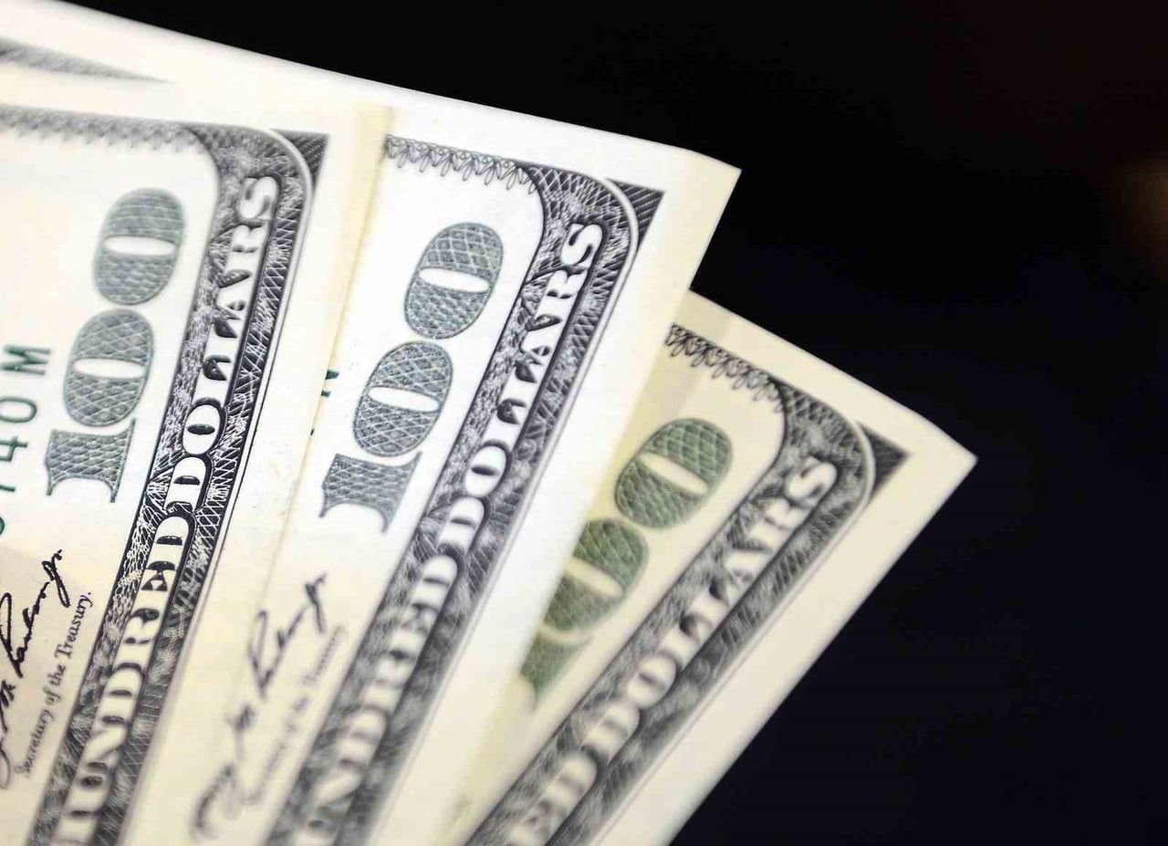 DOLAR 47,7730 LİRADAN, EURO İSE 55,1920 LİRADAN GÜNE BAŞLADI.