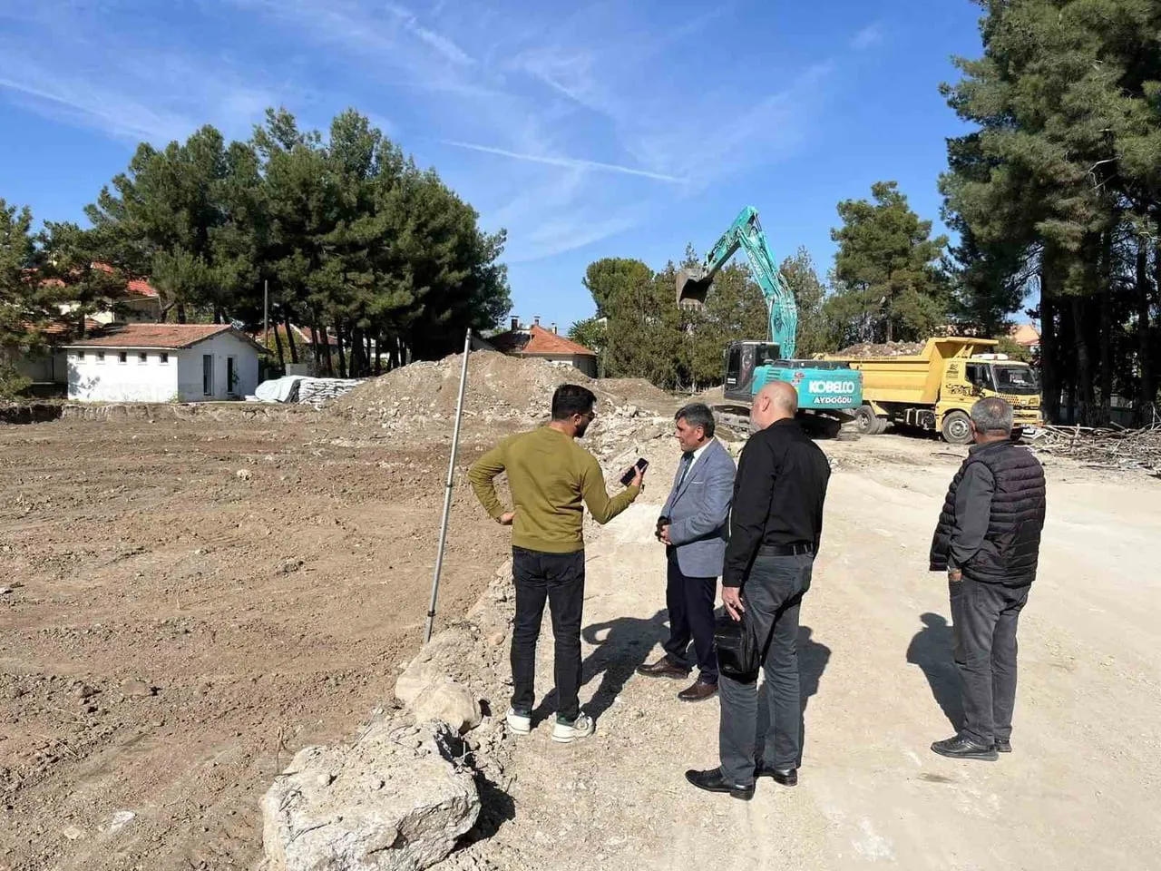 DENİZLİ’NİN ÇİVRİL İLÇESİNE BAĞLI KARAYAHŞİLER MAHALLESİ’NDE MEVCUT İLKOKUL VE ORTAOKULUN YERİNE...