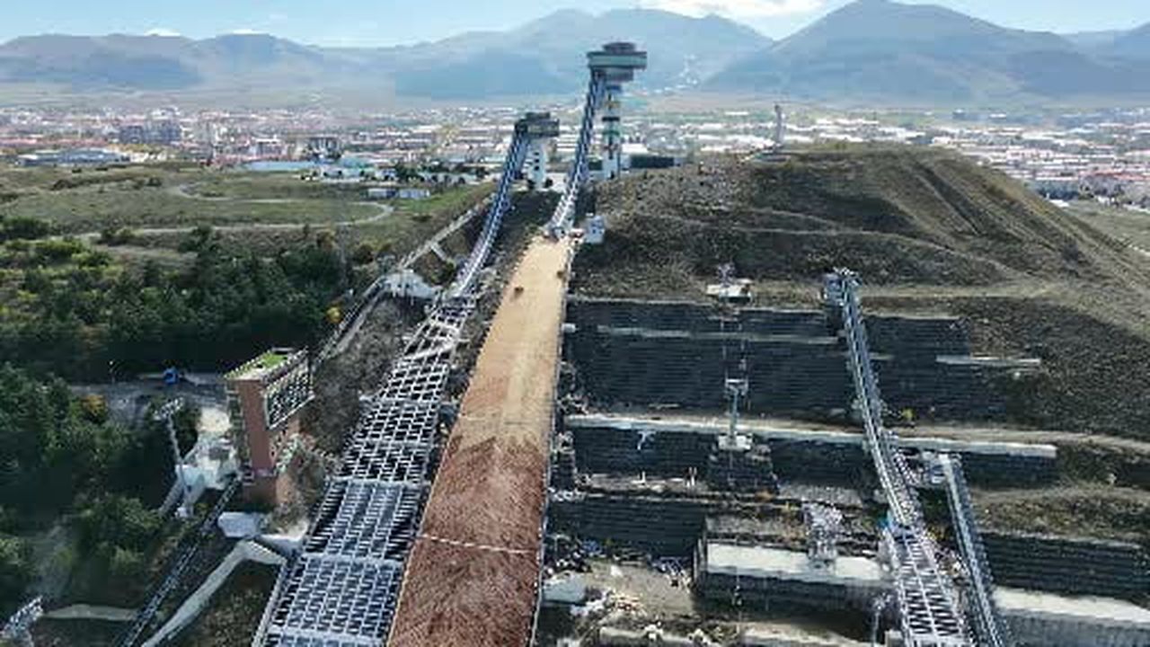 Türkiye'nin ilk ve tek atlama kuleleri yenilenerek yeni sezona hazırlanıyor