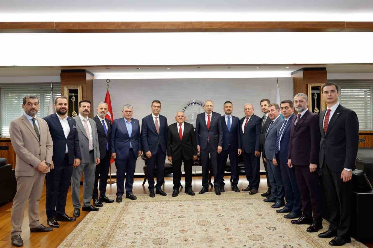 KAYSERİ BÜYÜKŞEHİR BELEDİYE BAŞKANI DR. MEMDUH BÜYÜKKILIÇ; SEÇİMLERDE GÜVEN TAZELEYEREK YENİDEN...
