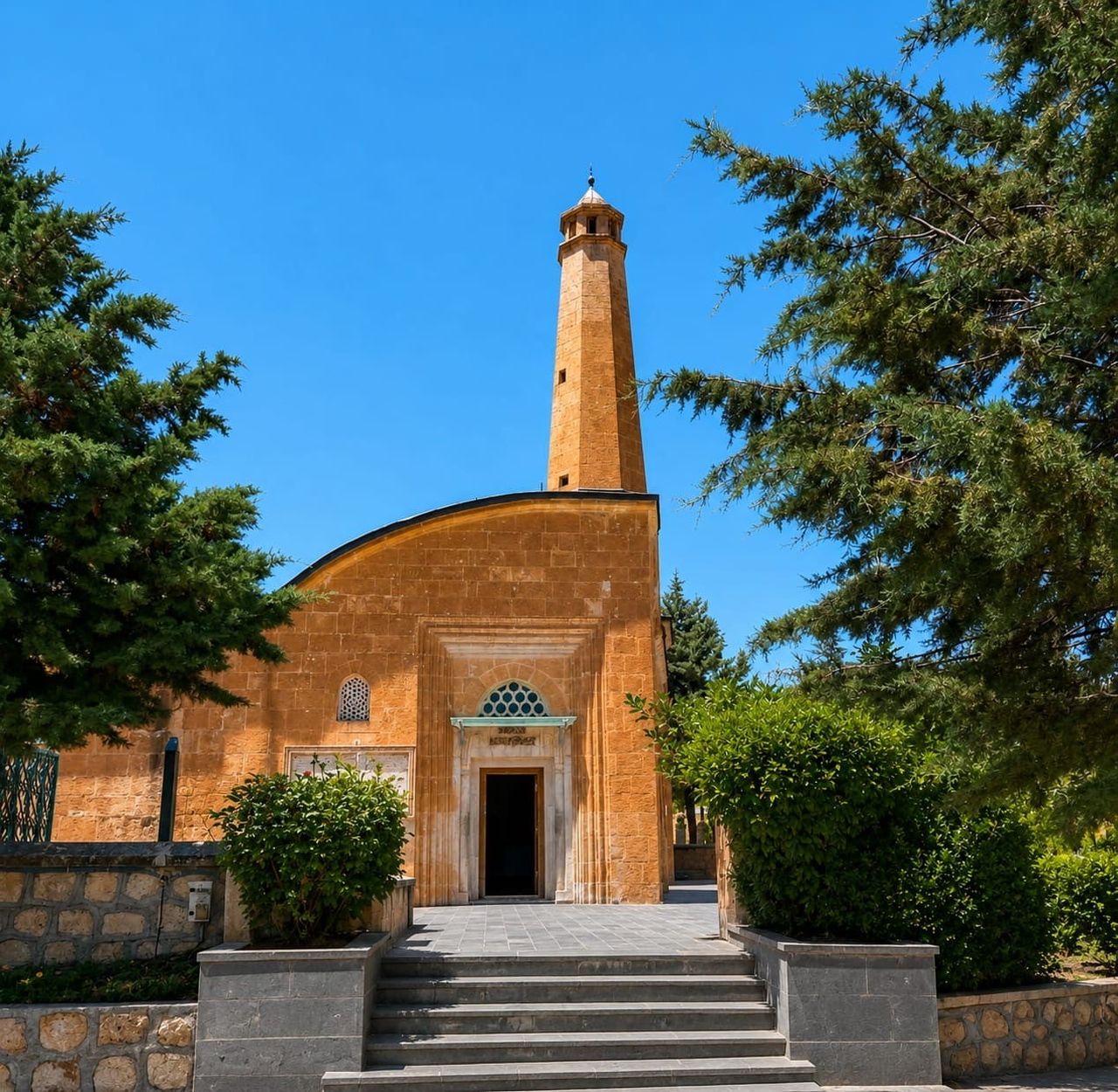TİLLO’DA İSMAİL FAKİRULLAH VE İBRAHİM HAKKI HAZRETLERİ TÜRBESİ GEÇİCİ OLARAK ZİYARETE...
