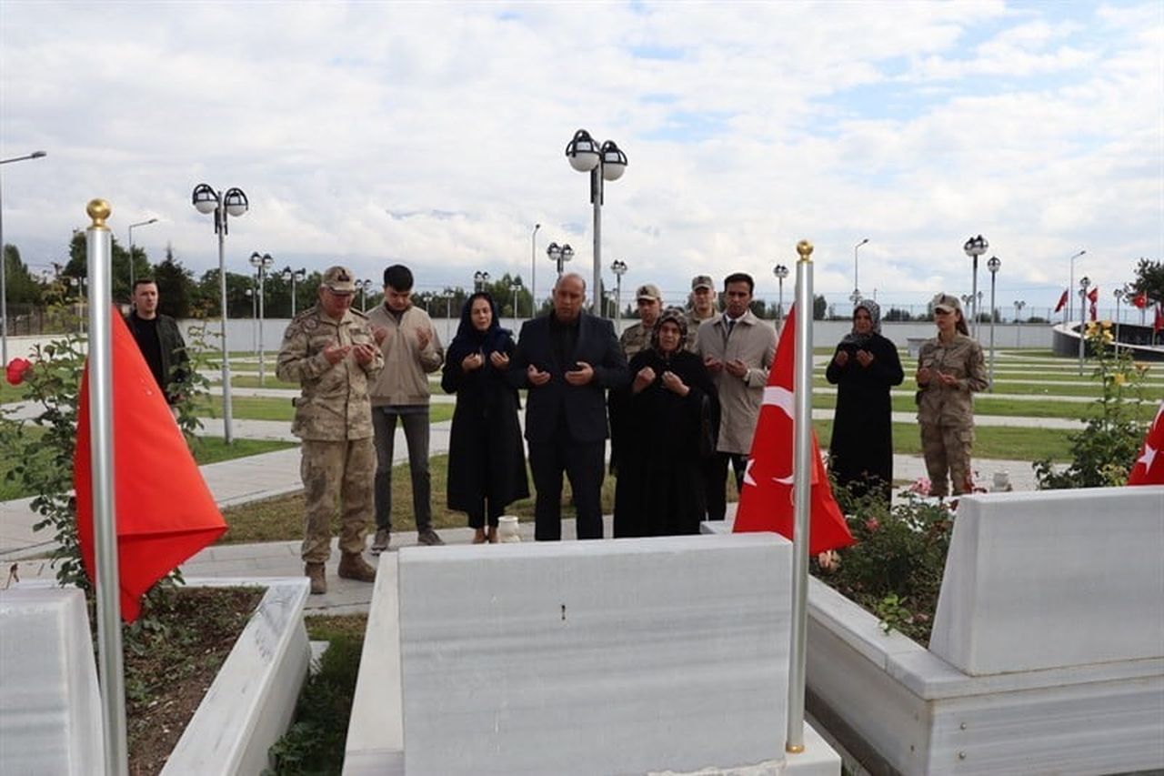 ŞEHİT JANDARMA ONBAŞI YAKUP KOÇ, 25. YILINDA DUALARLA ANILDI