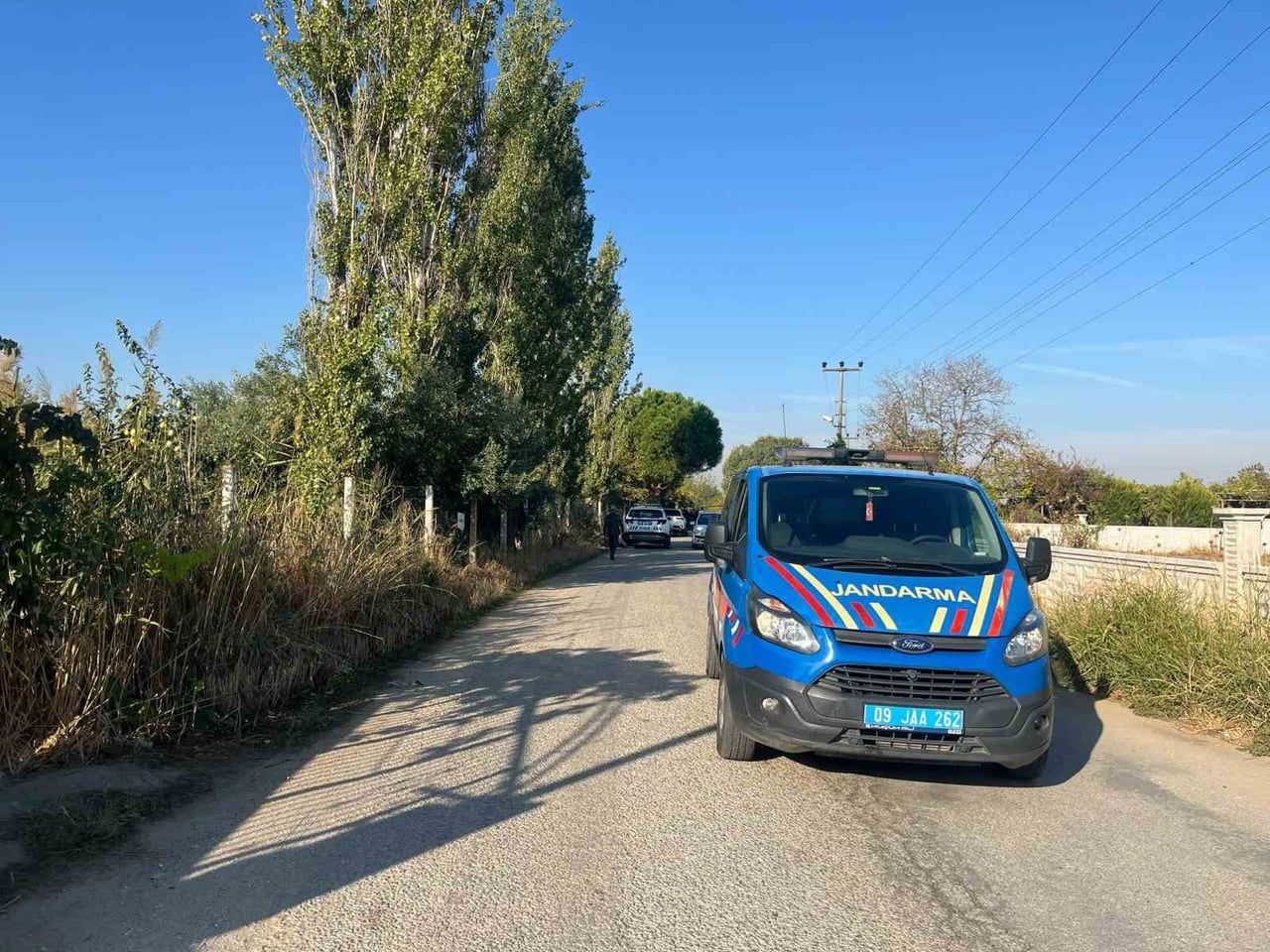 ÖNCE BOŞANDIĞI EŞİNİ VURDU, SONRA KAFASINA SIKTI