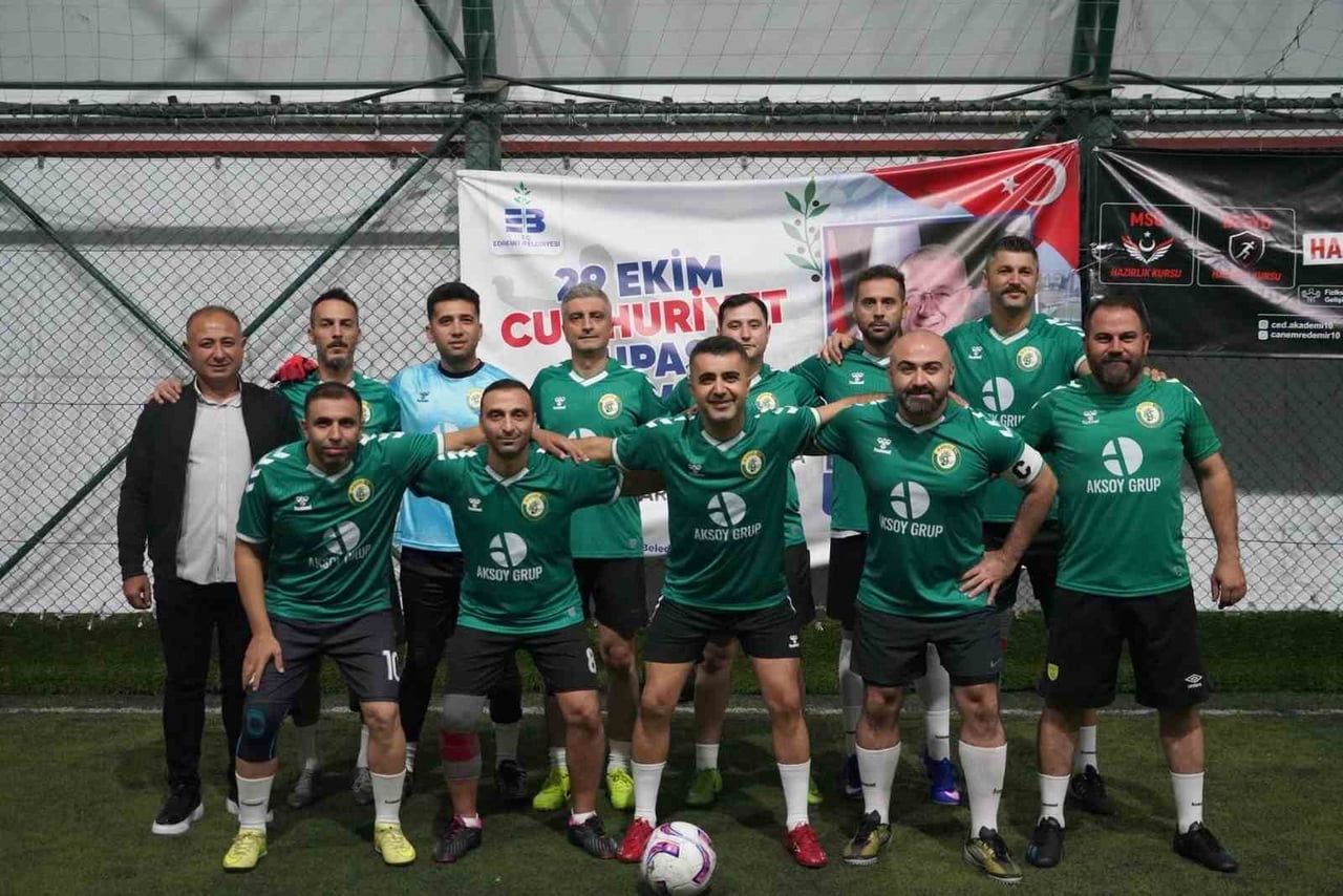 EDREMİT BELEDİYESİ TARAFINDAN 29 EKİM CUMHURİYET BAYRAMI ETKİNLİKLERİ KAPSAMINDA DÜZENLENEN...