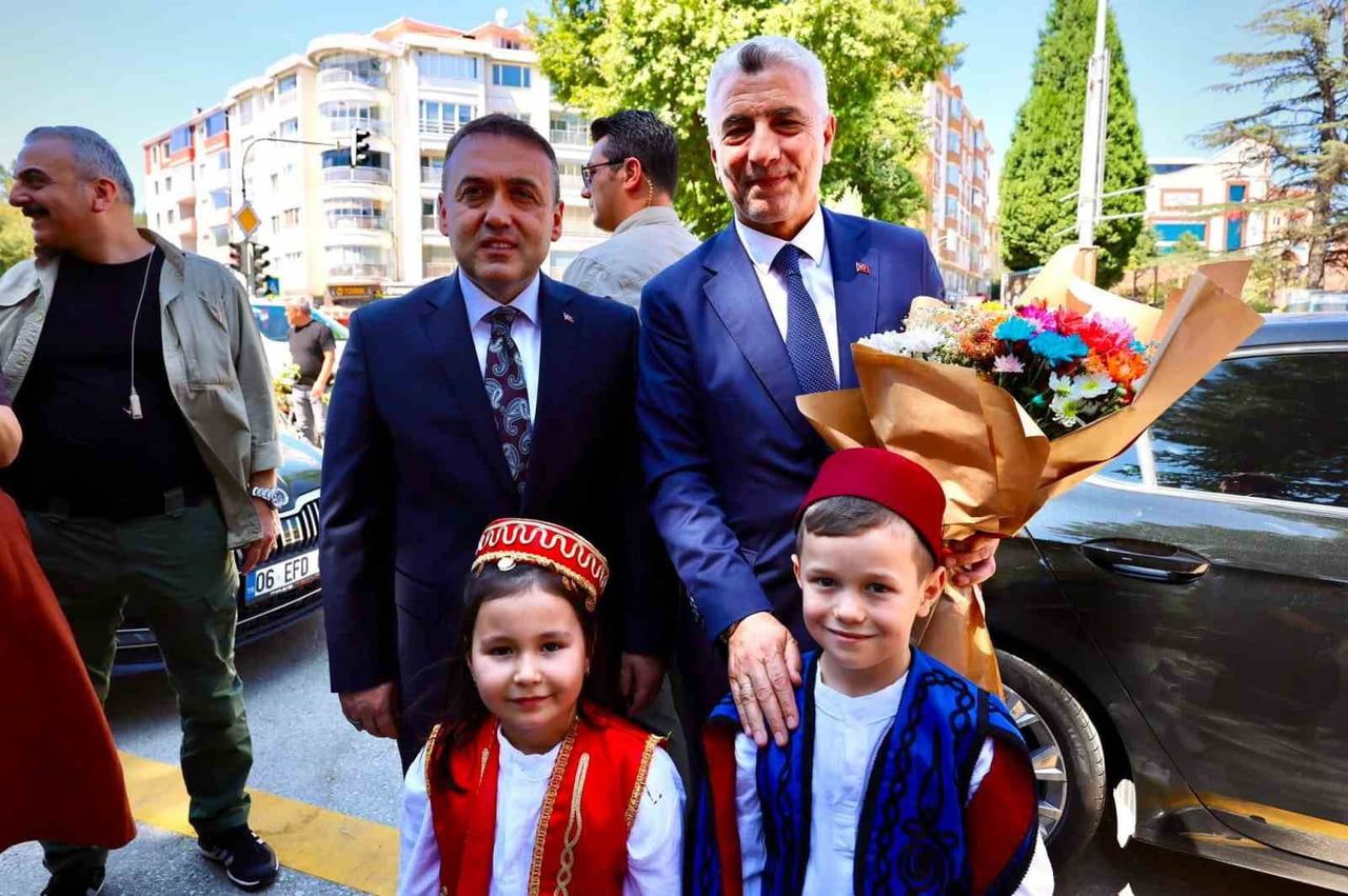 BAKAN BOLAT, BOZÜYÜK KAYMAKAMLIĞINI ZİYARET ETTİ
