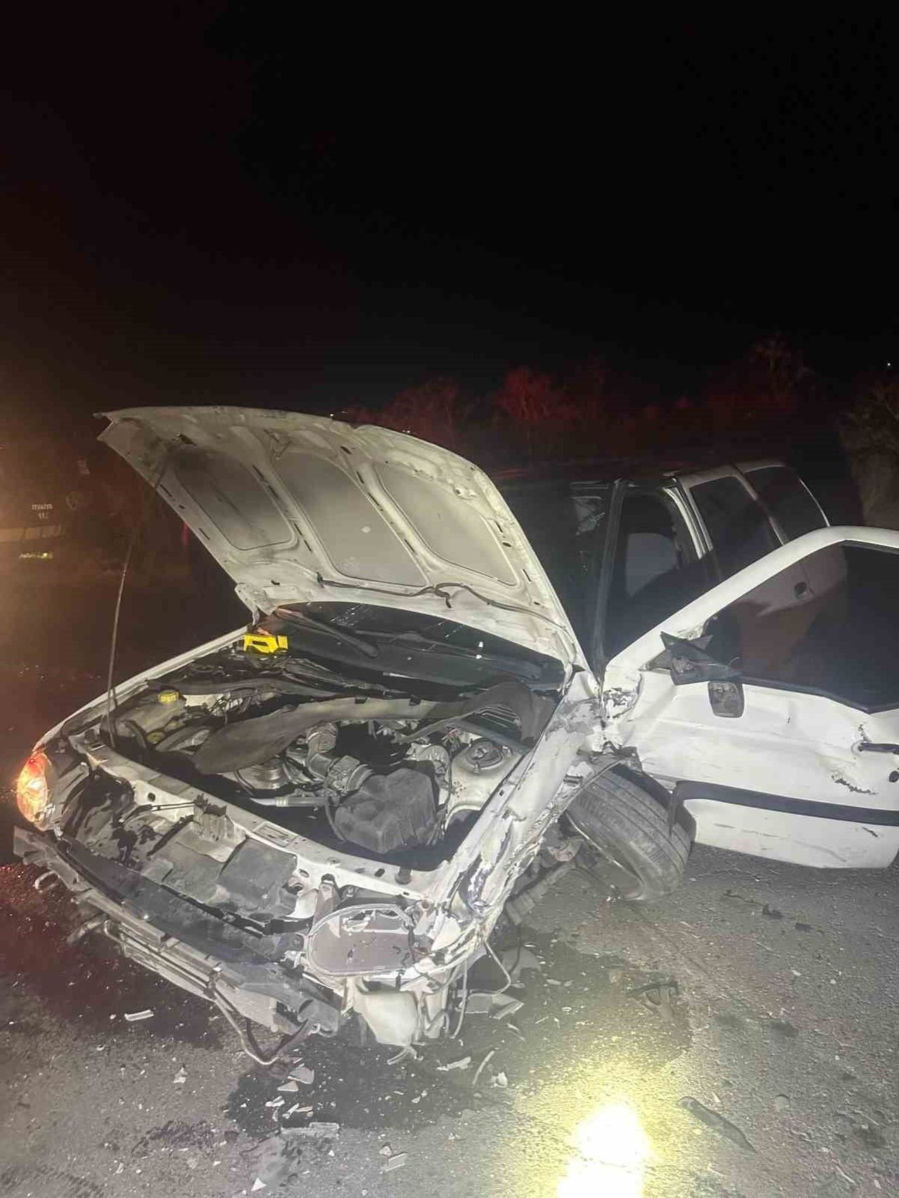 KAYSERİ’NİN KOCASİNAN İLÇESİNDE HAFİF TİCARİ ARAÇLA OTOMOBİLİN KAFA KAFAYA ÇARPIŞTIĞI TRAFİK...