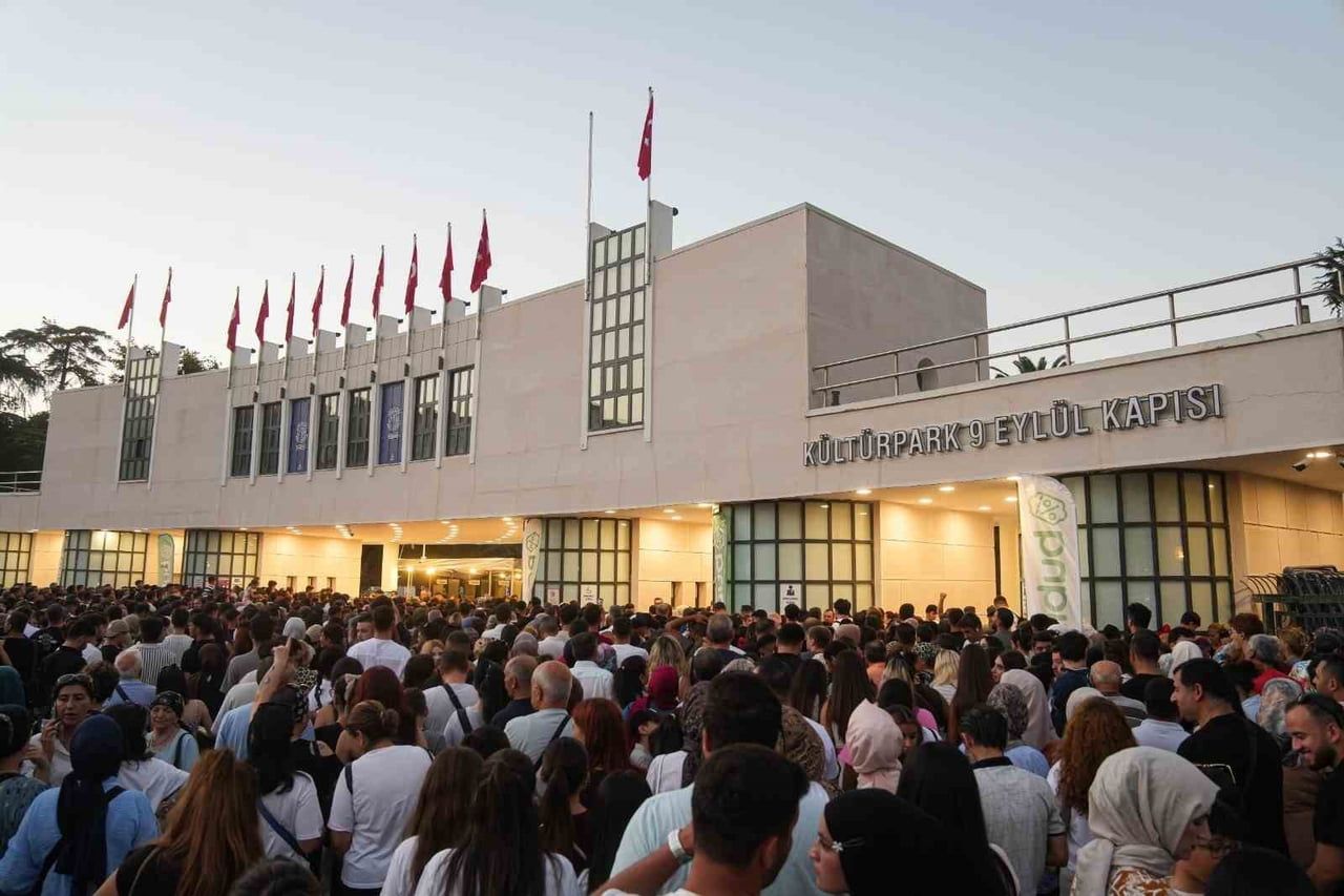 5 EYLÜL’DE KÜLTÜRPARK’TA AÇILACAK 95. İZMİR ENTERNASYONAL FUARI (İEF), TİYATRODAN STAND-UP VE...