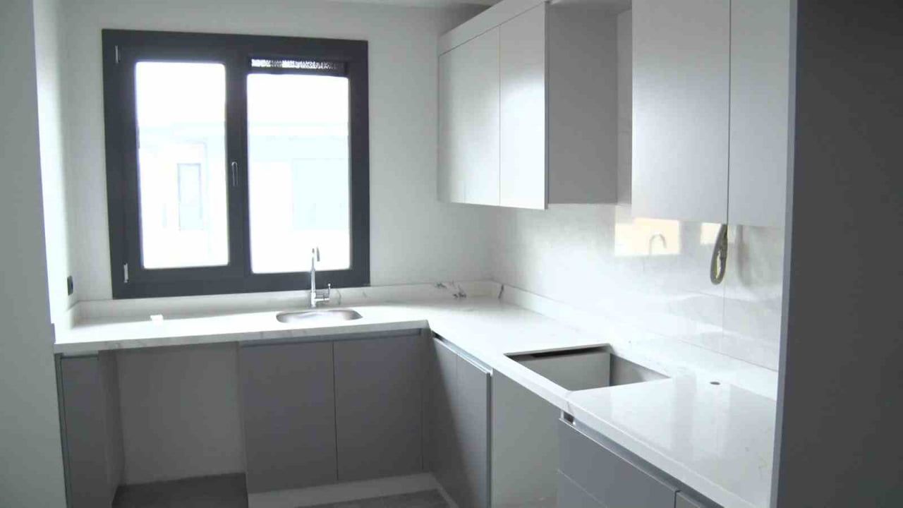 YENİ EVLER