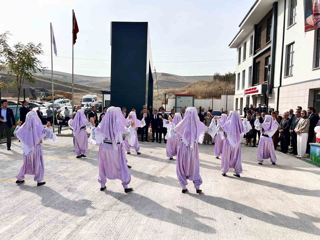 AİLE VE SOSYAL HİZMETLER BAKANI MAHİNUR ÖZDEMİR GÖKTAŞ, MEHMET AKİF ERSOY ÇOCUK EVLERİ SİTESİ'NİN...