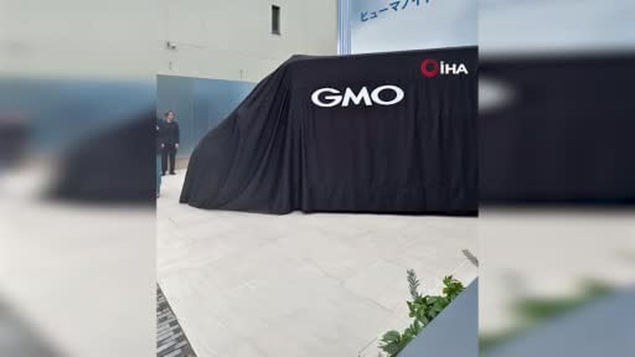 Japonya merkezli teknoloji şirketi GMO Internet Grubu tarafından geliştirilen "robot ambulansı"...
