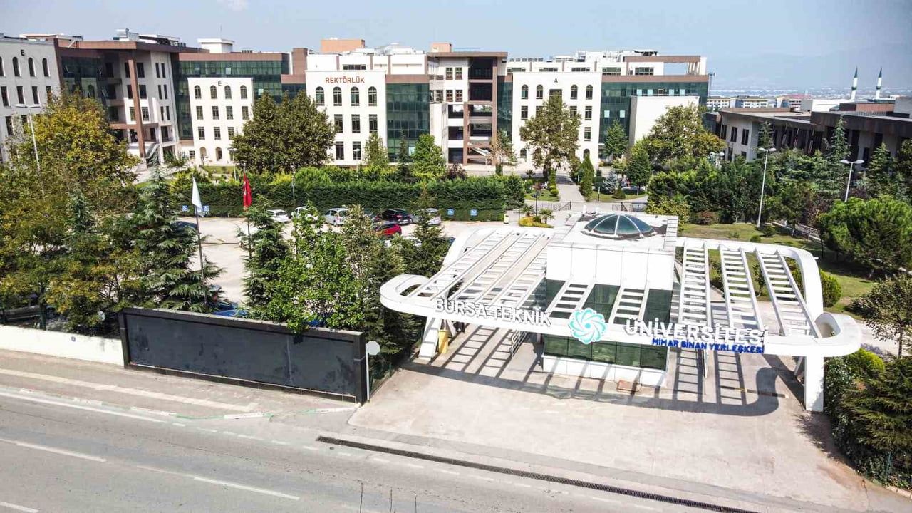 BURSA TEKNİK ÜNİVERSİTESİNİN 30 LİSANS BÖLÜMÜNDEN 10’U, 2026 YKS YERLEŞTİRME SONUÇLARINDA TABAN...