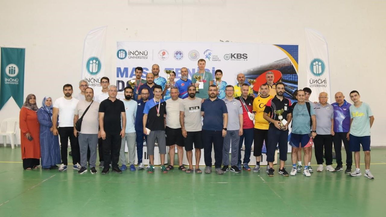 MASA TENİSİ DOSTLUK LİGİ'NDE KUPALAR SAHİPLERİNİ BULDU