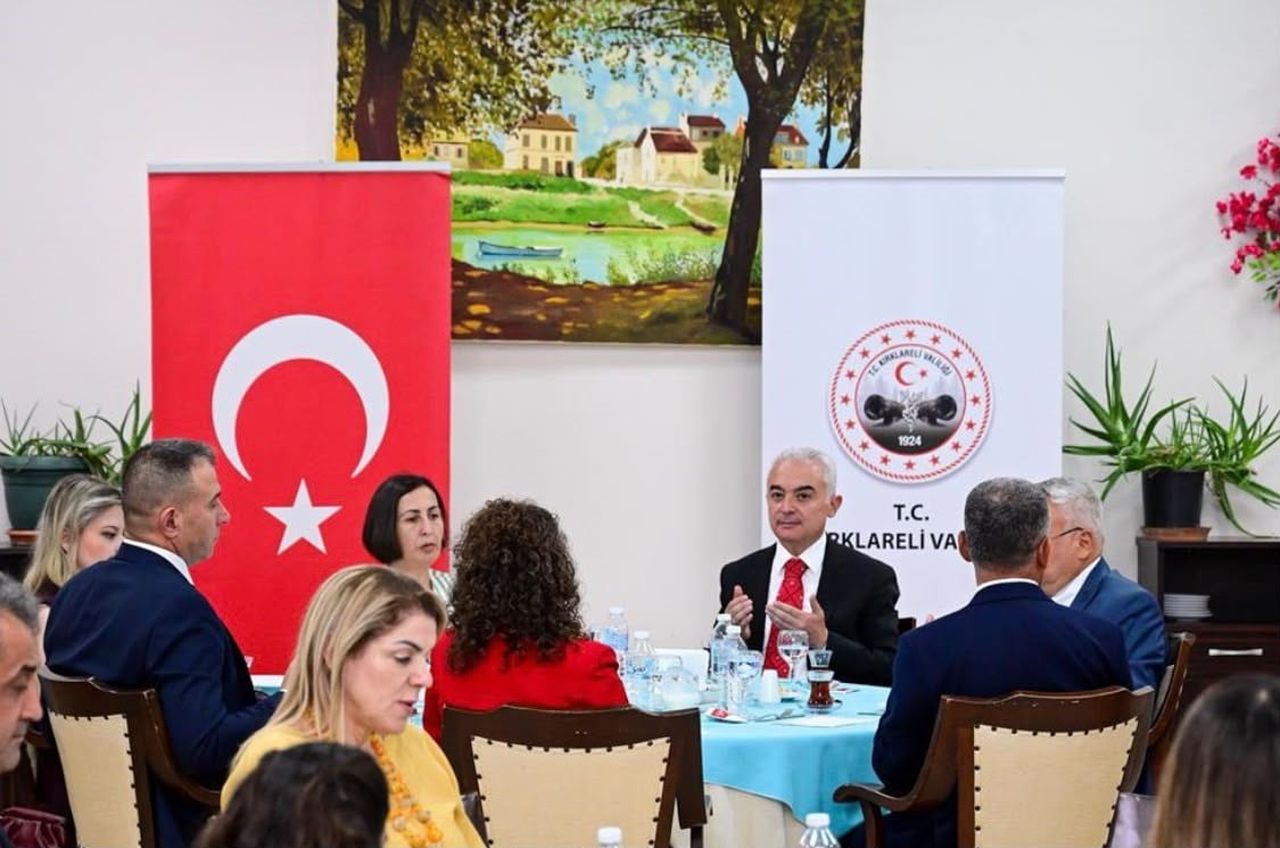 KIRKLARELİ VALİSİ UĞUR TURAN VE EŞİ NİHAL TURAN’IN EV SAHİPLİĞİNDE, EMEKLİLİĞE AYRILAN 55’İNCİ...
