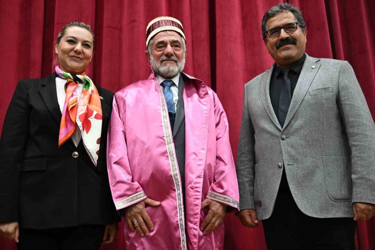 PROGRAMDA YILIN AHİSİNE KAFTAN GİYDİRİLDİ.