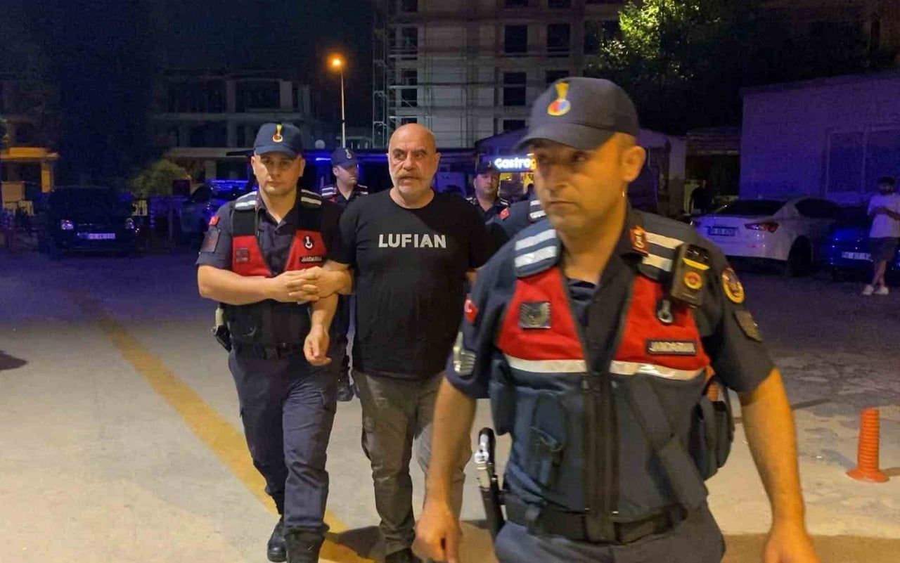 BURSA’NIN İNEGÖL İLÇESİNDE UYUŞTURUCU OPERASYONUYLA GÜNDEME GELEN YÖNETMEN EZEL AKAY İLE MÜZİSYEN...
