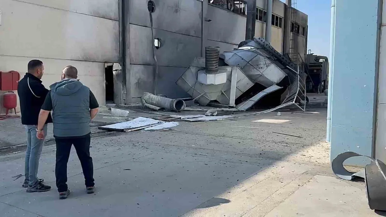 İZMİR'İN TORBALI İLÇESİNDE METAL TOZLARI ÜRETİMİ YAPAN BİR FABRİKADA DEV KAZANIN PATLAMASI SONUZU...