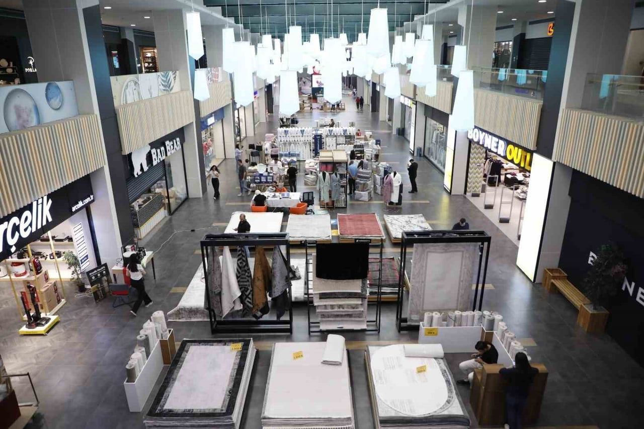 MOBİLYA, MODA, LEZZET VE EĞLENCENİN ADRESİ KUMSMALL AVM’DE YENİ BİR FIRSAT RÜZGÂRI BAŞLADI. HALI...