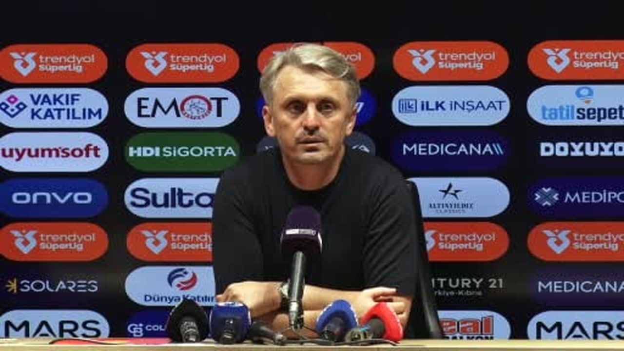 Gaziantep FK Teknik Direktörü Orhan Ak, Göztepe karşısında harika bir performans sergilediklerini...