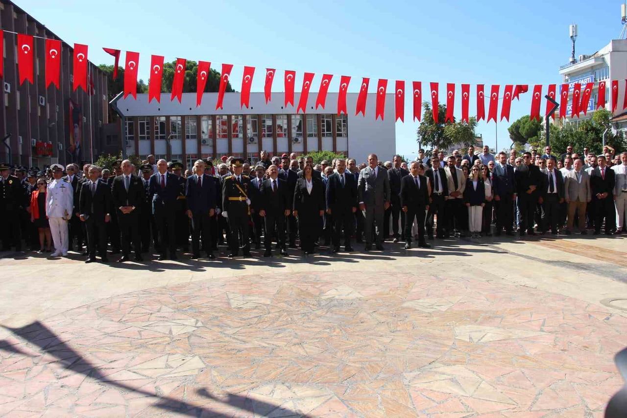 AYDIN’DA 30 AĞUSTOS ZAFER BAYRAMI’NIN 104. YIL DÖNÜMÜ DÜZENLENEN TÖRENLE KUTLANDI.