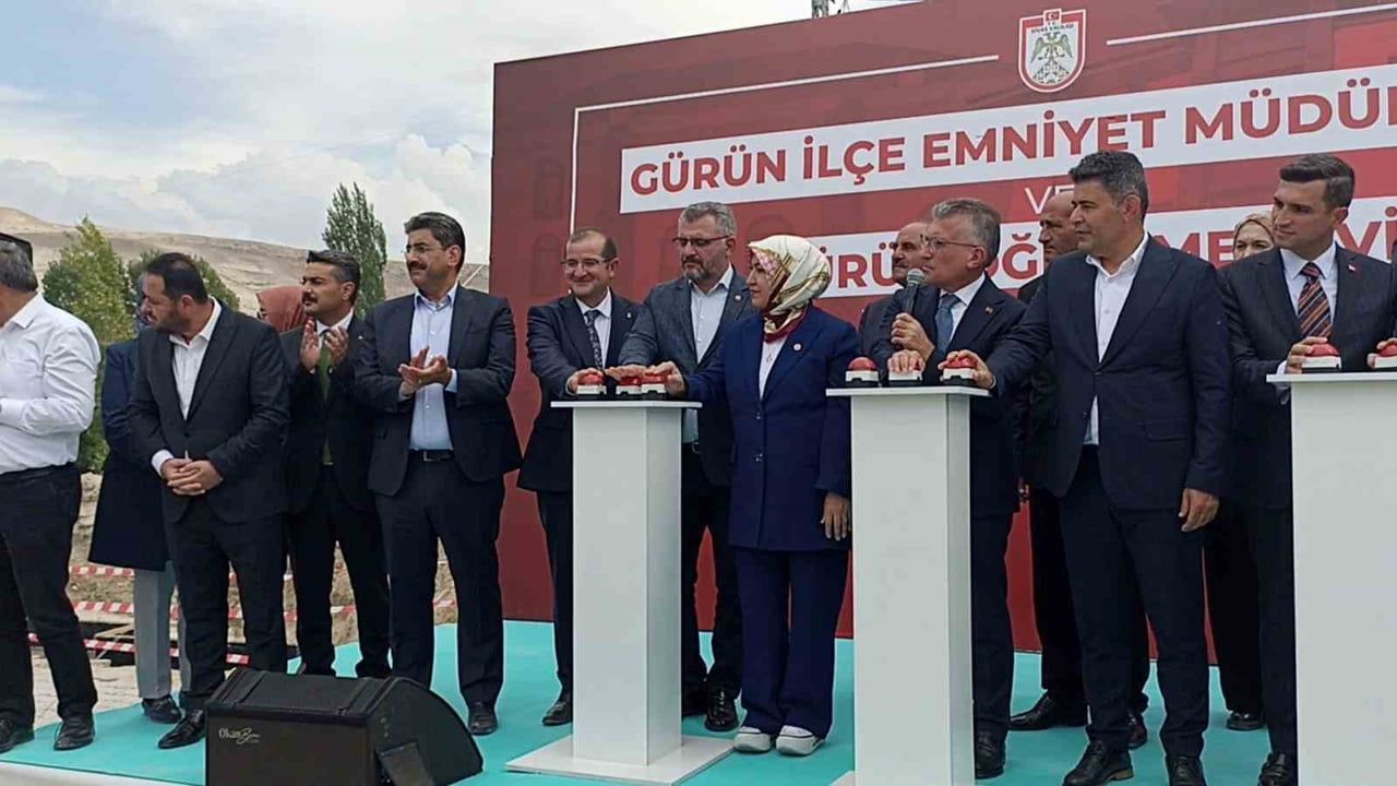 SİVAS’IN GÜRÜN İLÇESİNDE 6 ŞUBAT DEPREMLERİNDE HASAR GÖREN İLÇE EMNİYET MÜDÜRLÜĞÜ VE ÖĞRETMENİ...