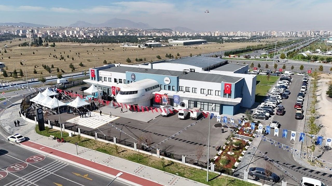 TÜRKİYE’NİN İLK UÇAK FABRİKASI OLAN TAYYARE VE MOTOR AŞ’NİN (TOMTAŞ) KURULDUĞU ALANDA YENİDEN...