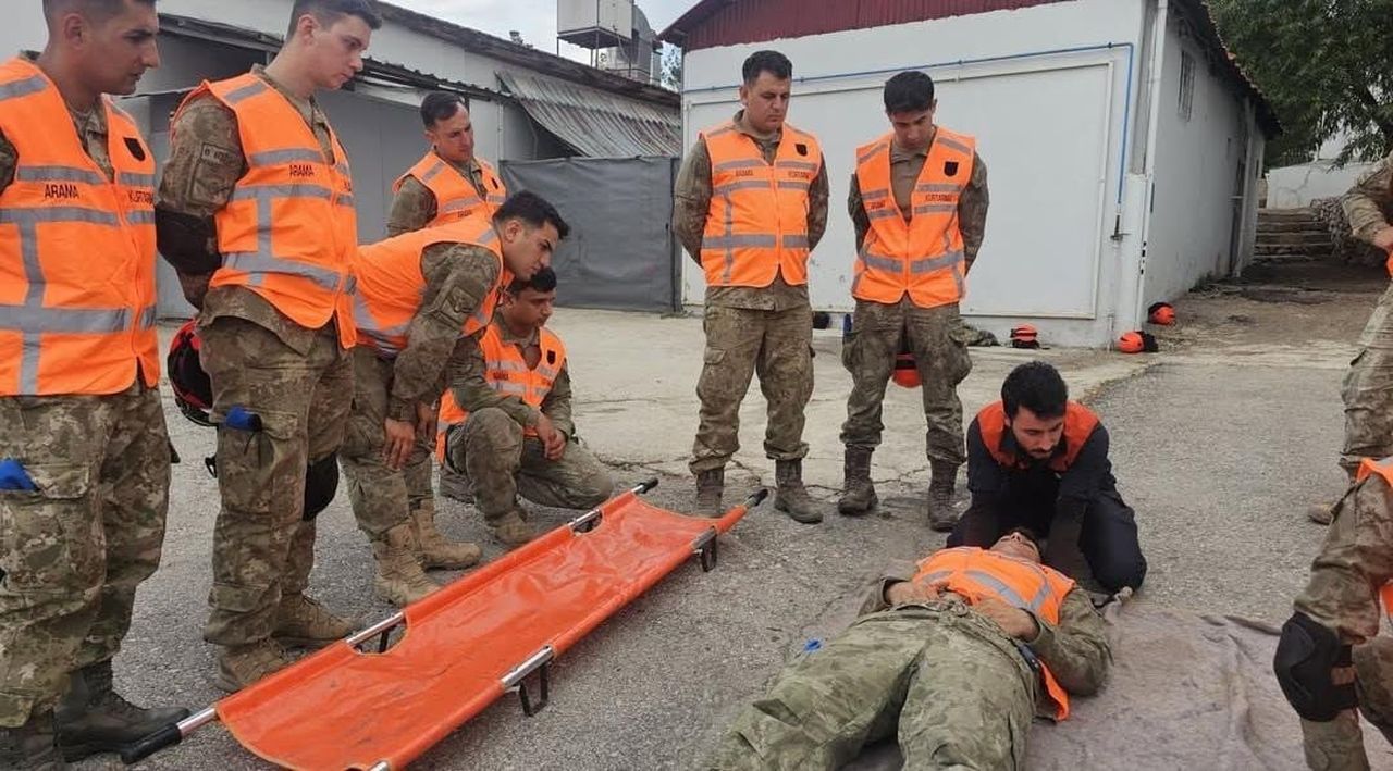 ÇAKIRSÖĞÜT KOMANDO TUGAY KOMUTANLIĞI YERLEŞKESİNDE OLUŞTURULAN ENKAZDA ARAMA VE KURTARMA...