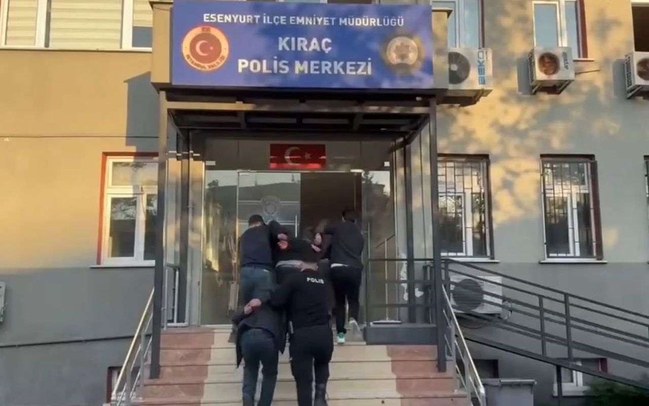 AVCILAR’DA UYUŞTURUCU MADDE TİCARETİNE YÖNELİK DÜZENLENEN DRON DESTEKLİ OPERASYONDA 5 ŞÜPHELİ...
