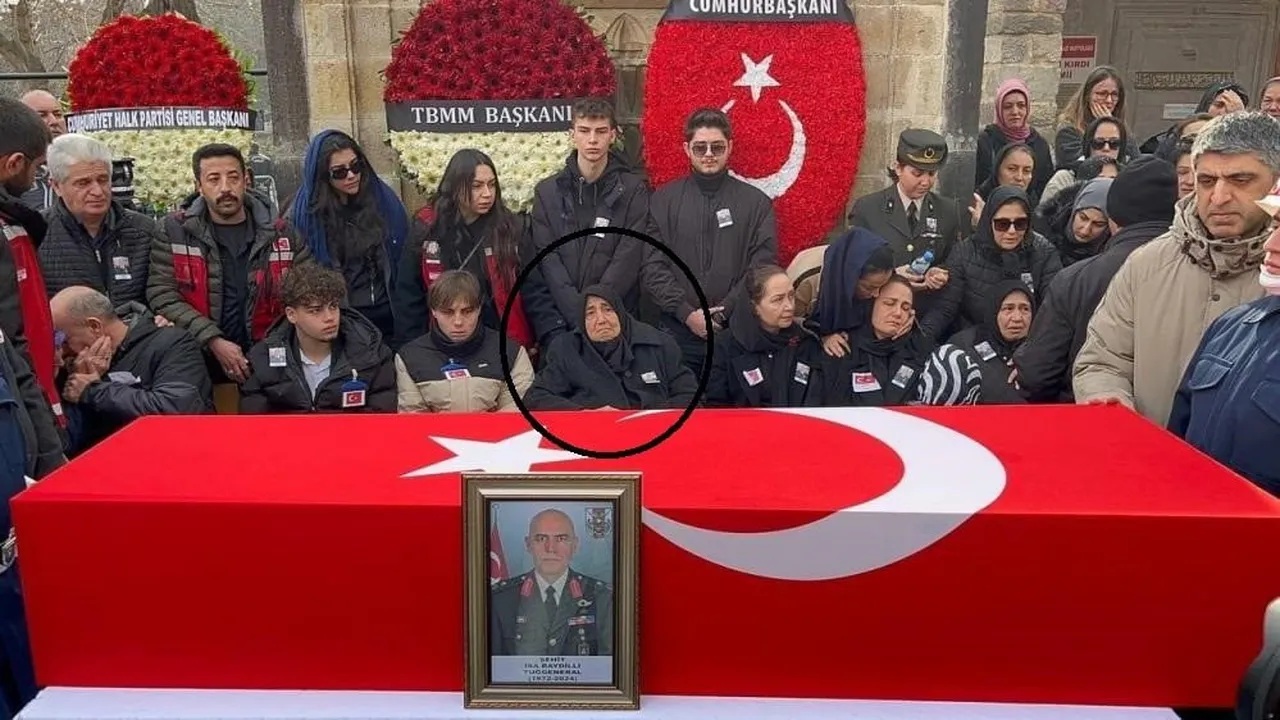 2 YIL ÖNCE ISPARTA'DA DÜŞEN HELİKOPTERDE ŞEHİT OLAN TUĞGENERAL İSA BAYDİLLİ'NİN ANNESİ SON...