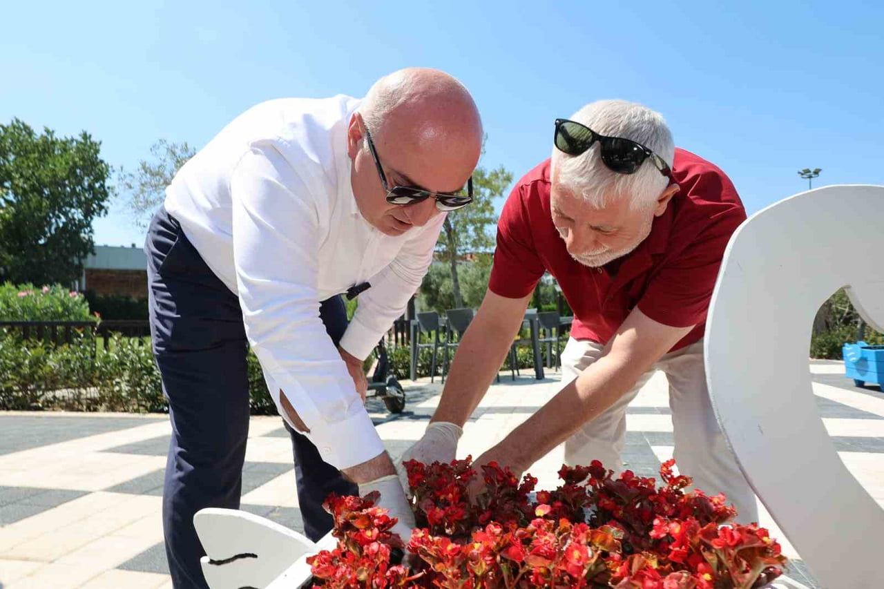DARICA’DA PARK, BAHÇE VE YEŞİL ALANLARDA SÜRDÜRÜLEN BAKIM, ONARIM VE ÇEVRE DÜZENLEME...