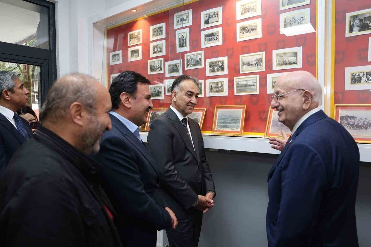 TÜRKİYE BÜYÜK MİLLET MECLİSİ’NİN 27. BAŞKANI İSMAİL KAHRAMAN, EĞİTİM HAYATININ BİR BÖLÜMÜNÜ...