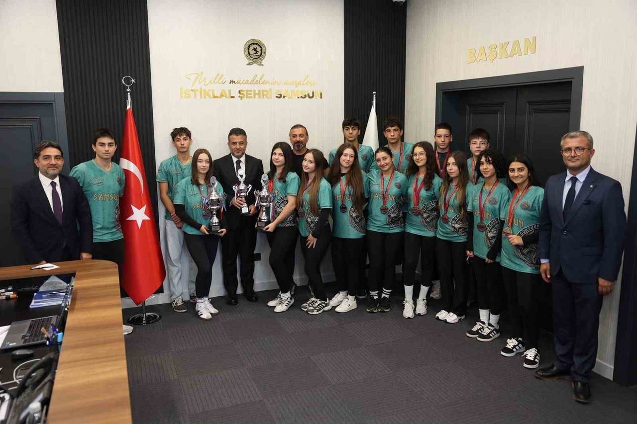 GAZİANTEP RUMKALE’DE DÜZENLENEN DRAGON BOT TÜRKİYE ŞAMPİYONASI’NDA 3 KUPA KAZANAN SAMSUN...