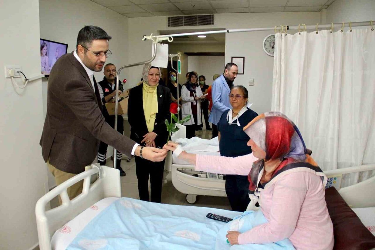 KAYSERİ DEVLET HASTANESİ'NDE 26 EKİM HASTA HAKLARI GÜNÜ KAPSAMINDA, BAŞHEKİM UZM. DR. ALİ ÇÖL...