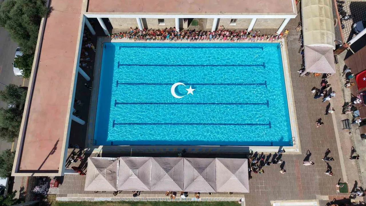 KUYUCAK’TA YÜZME KURSLARI FİNAL GÖSTERİLERİYLE TAMAMLANDI