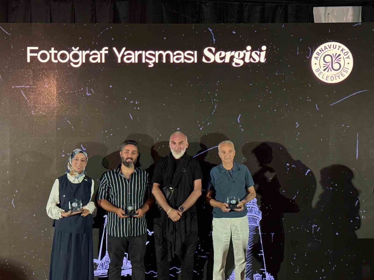 PROGRAM KAPSAMINDA YARIŞMADA DERECEYE GİREN FOTOĞRAF SANATÇILARINA DA ÖDÜLLERİ TAKDİM...