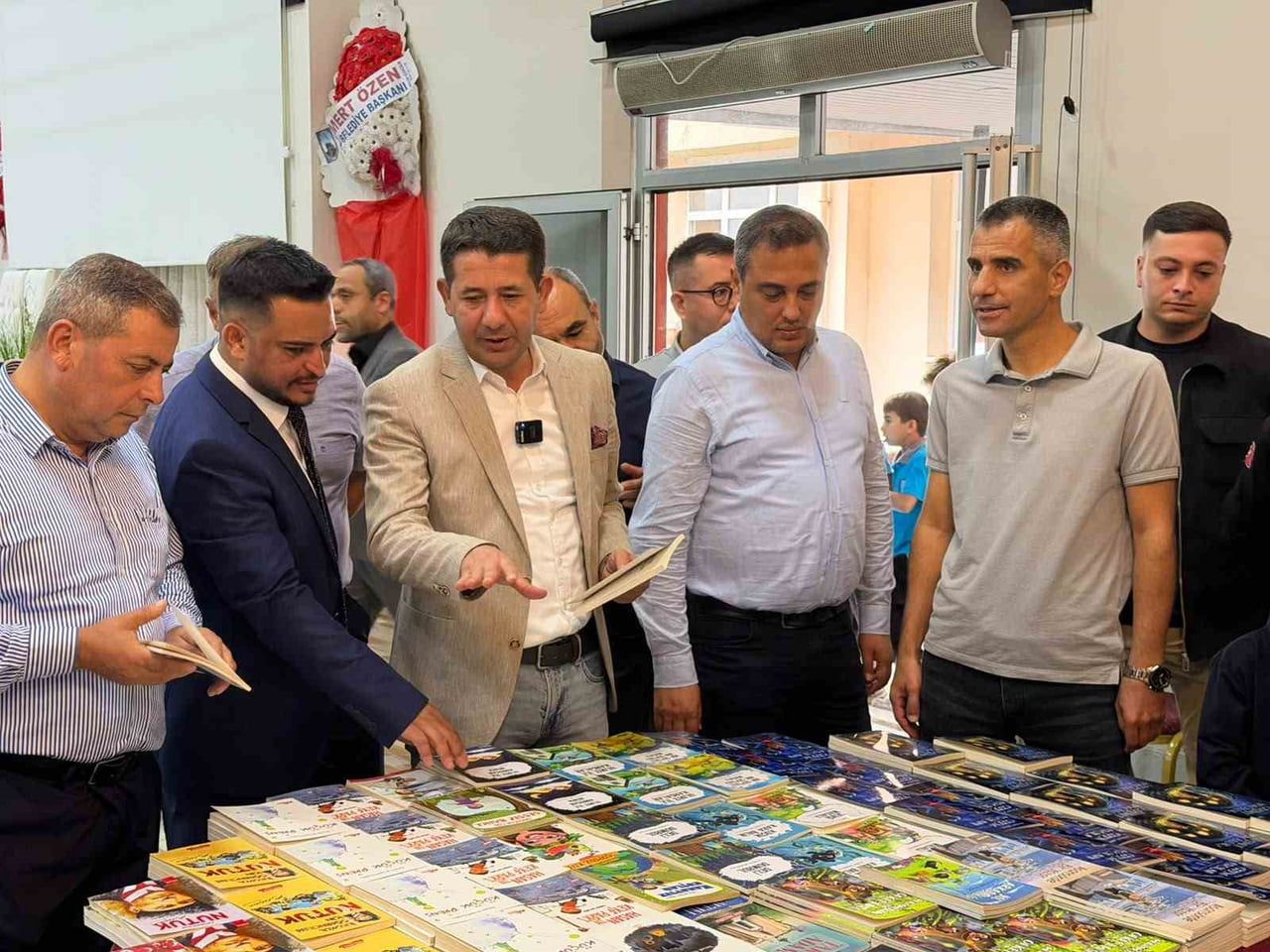 ADANA’NIN FEKE İLÇESİNDE BU YIL İKİNCİSİ DÜZENLENEN FEKE KİTAP GÜNLERİ, KİTAPSEVERLERİ...