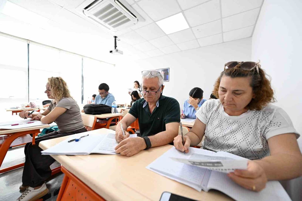MERSİN’DE MERCEK MESLEK EDİNDİRME VE EĞİTİM MERKEZLERİNDE DÜZENLENEN ÜCRETSİZ İNGİLİZCE...