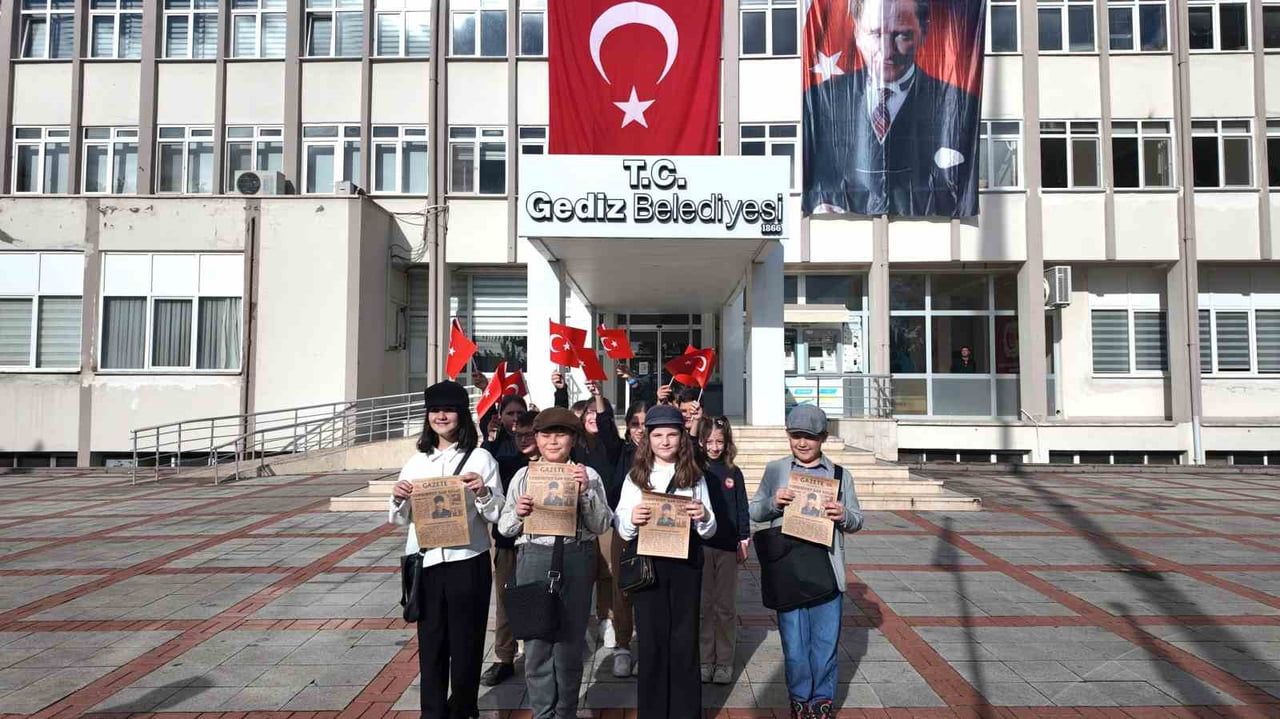 KÜTAHYA’NIN GEDİZ İLÇESİNDE 29 EKİM CUMHURİYET BAYRAMI KUTLAMALARI RENKLİ VE ANLAMLI GÖRÜNTÜLERE...