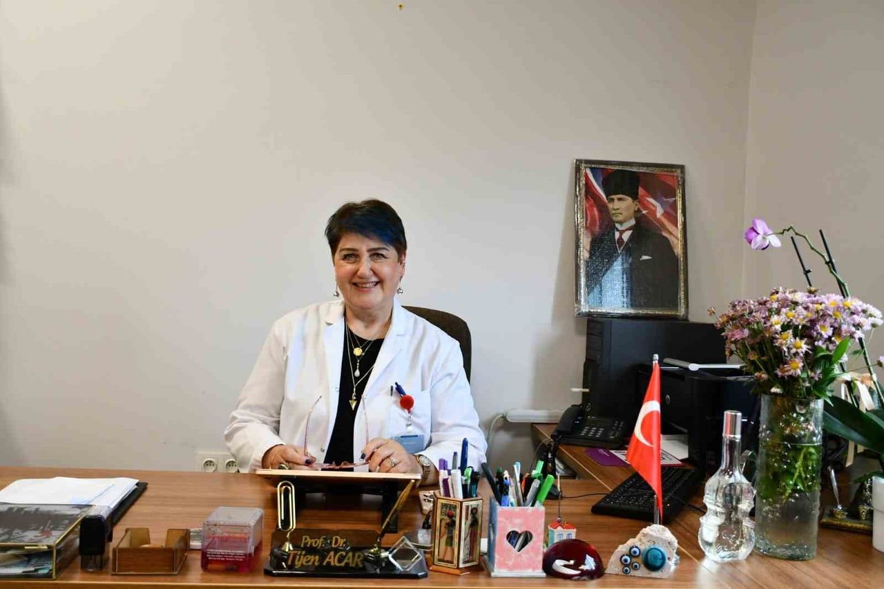 DÜZCE ÜNİVERSİTESİ TIP FAKÜLTESİ HASTANESİ AİLE HEKİMLİĞİ ANABİLİM DALI BAŞKANI PROF. DR. TİJEN...