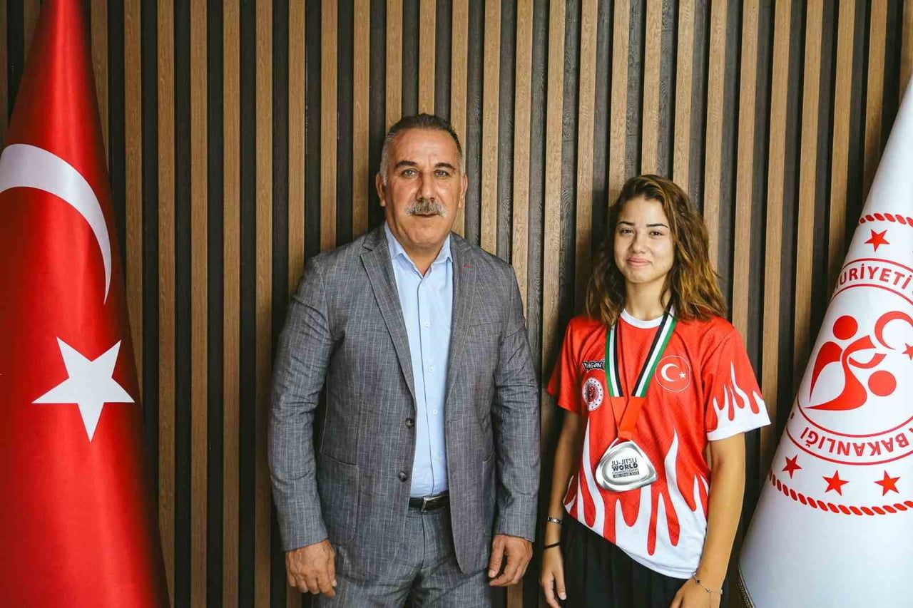 ABU DHABİ’DE DÜZENLENEN 2026 JUJİTSU DÜNYA ŞAMPİYONASI’NDA MÜCADELE EDEN AYDINLI SPORCU SUDE NAS...
