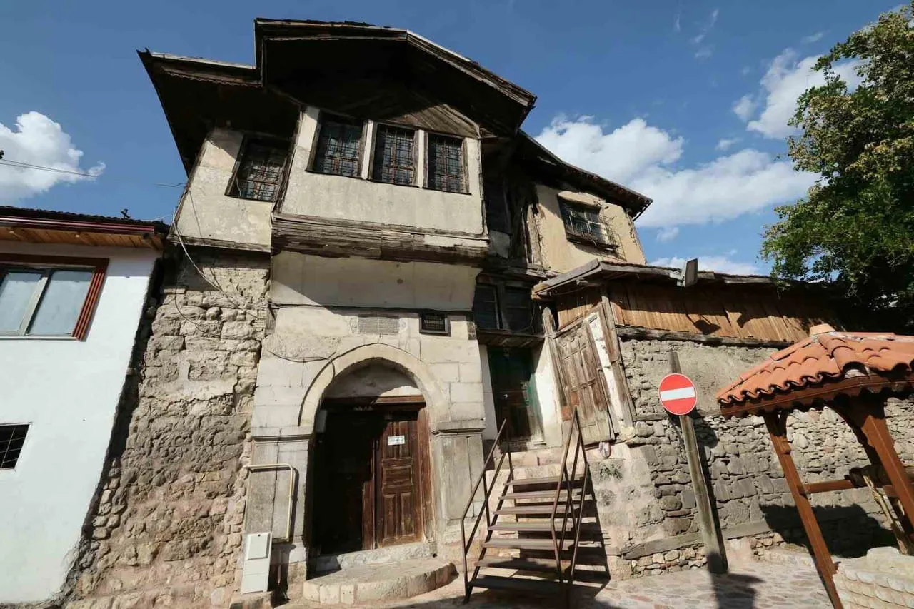 TOKAT'TA DÖRT MAHALLEYİ KAPSAYAN KENTSEL DÖNÜŞÜM PROJESİNDE, ANLAŞMA SAĞLANAN HAK SAHİPLERİNE AİT...