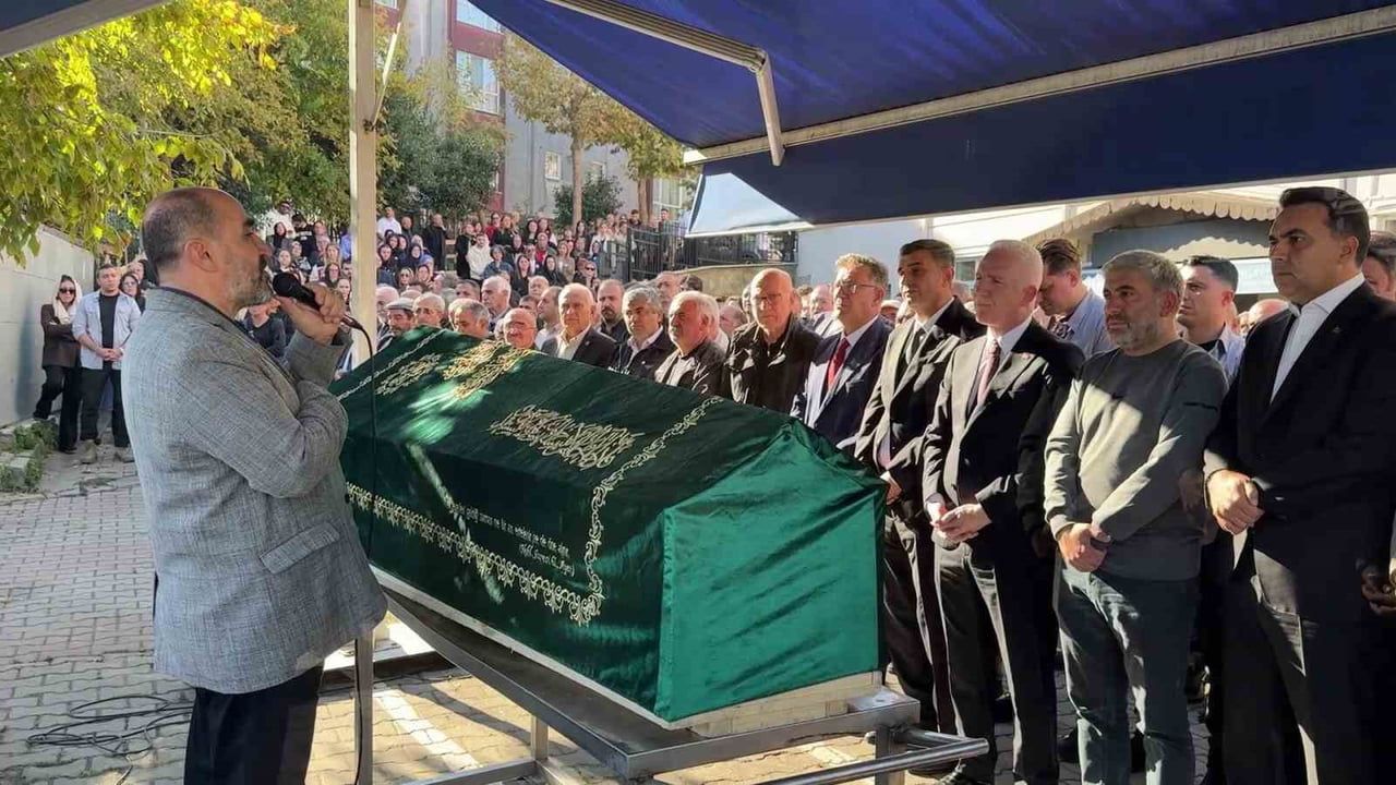AHMET DERİN İÇİN KAĞITHANE'DE BULUNAN NURTEPE CEMEVİ'NDE CENAZE TÖRENİ DÜZENLENDİ