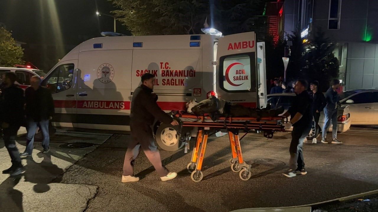 ERZİNCAN'DA MOTOSİKLET İLE OTOMOBİLİN ÇARPIŞMASI SONUCU 1 KİŞİ YARALANDI