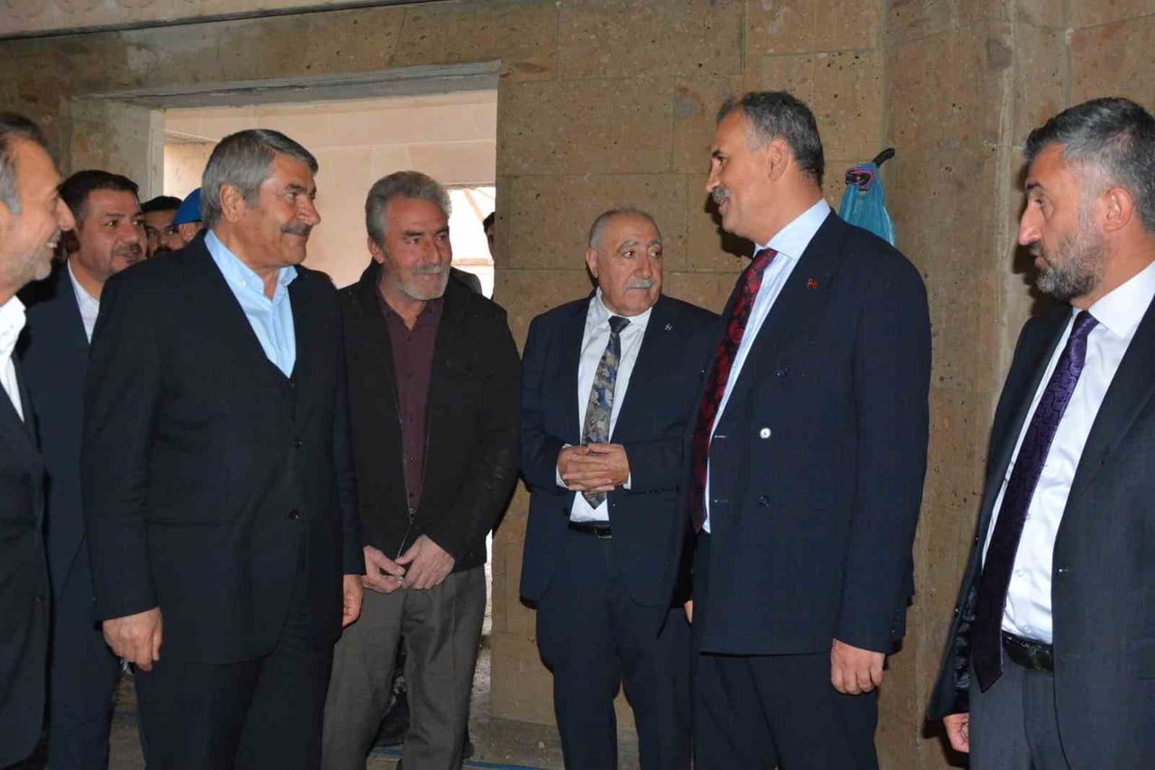 VALİ ÖNDER BOZKURT PATNOS’TA YATIRIMLARI İNCELEDİ: SEYİR TEPESİ’NE HAYRAN KALDI