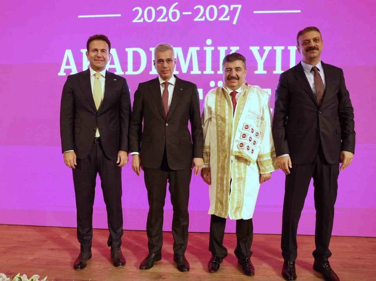 (SOL BAŞTAN) MÜTEVELLİ HEYETİ BAŞKANI HÜSEYİN ERSAN TOPBAŞ, SAĞLIK BAKANI KEMAL MEMİŞOĞLU...